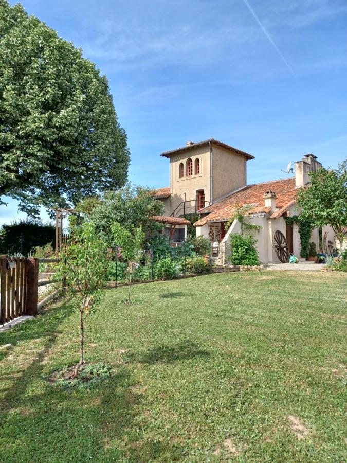 La Grange Terrou Guest House Saint-Germain-de-Confolens ภายนอก รูปภาพ