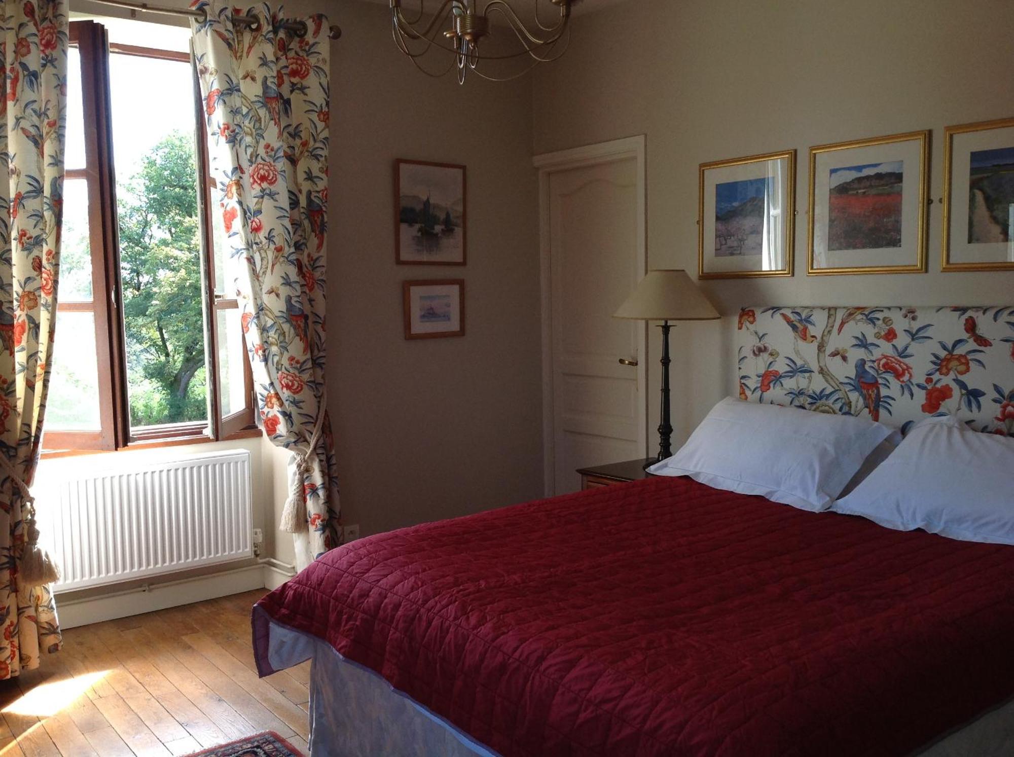 La Grange Terrou Guest House Saint-Germain-de-Confolens ภายนอก รูปภาพ