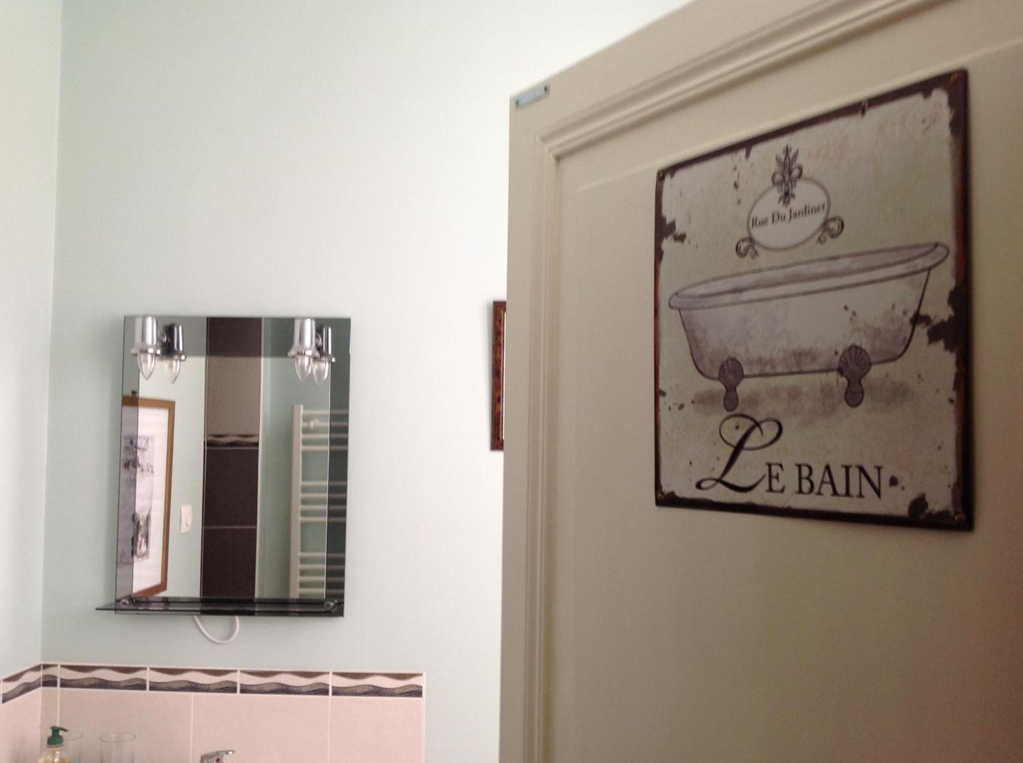 La Grange Terrou Guest House Saint-Germain-de-Confolens ภายนอก รูปภาพ