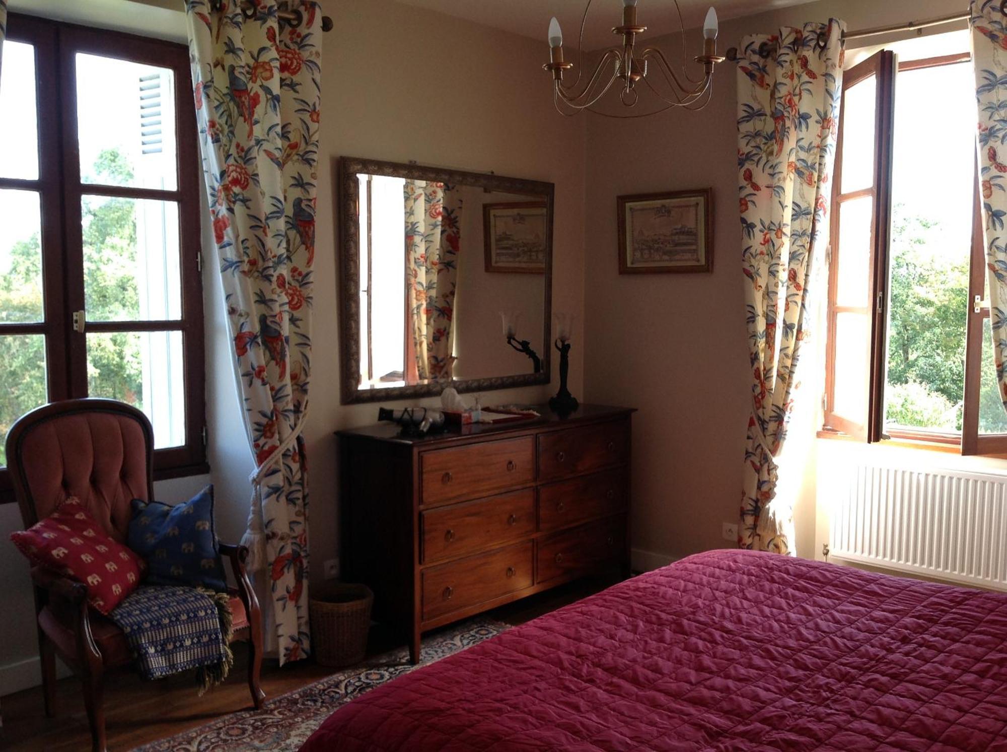 La Grange Terrou Guest House Saint-Germain-de-Confolens ภายนอก รูปภาพ
