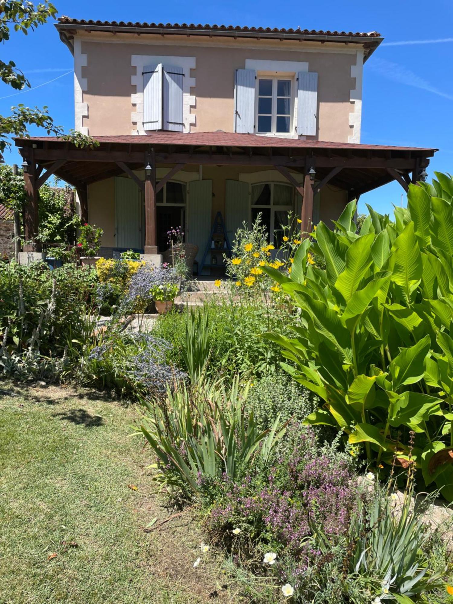 La Grange Terrou Guest House Saint-Germain-de-Confolens ภายนอก รูปภาพ