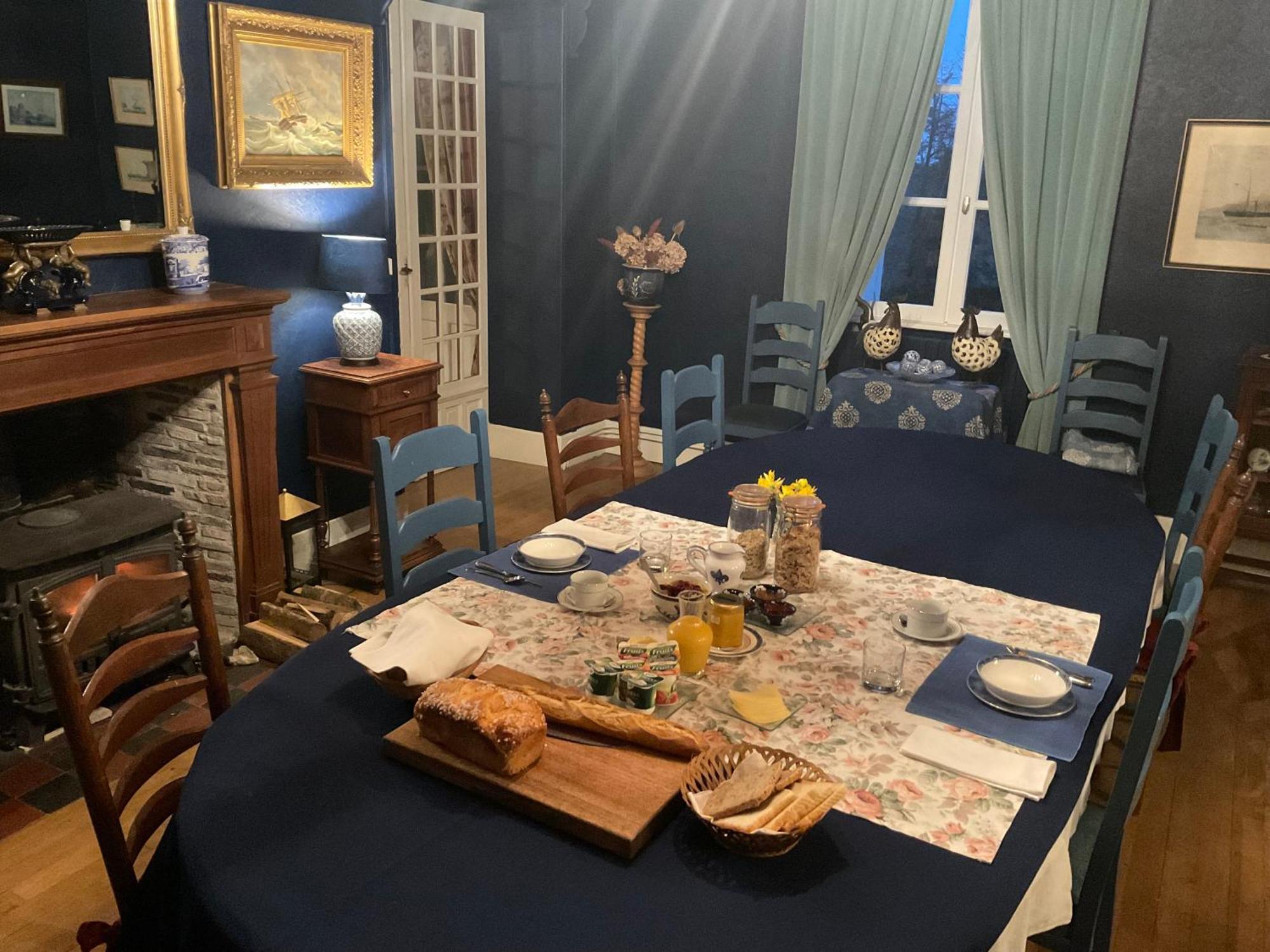 La Grange Terrou Guest House Saint-Germain-de-Confolens ภายนอก รูปภาพ