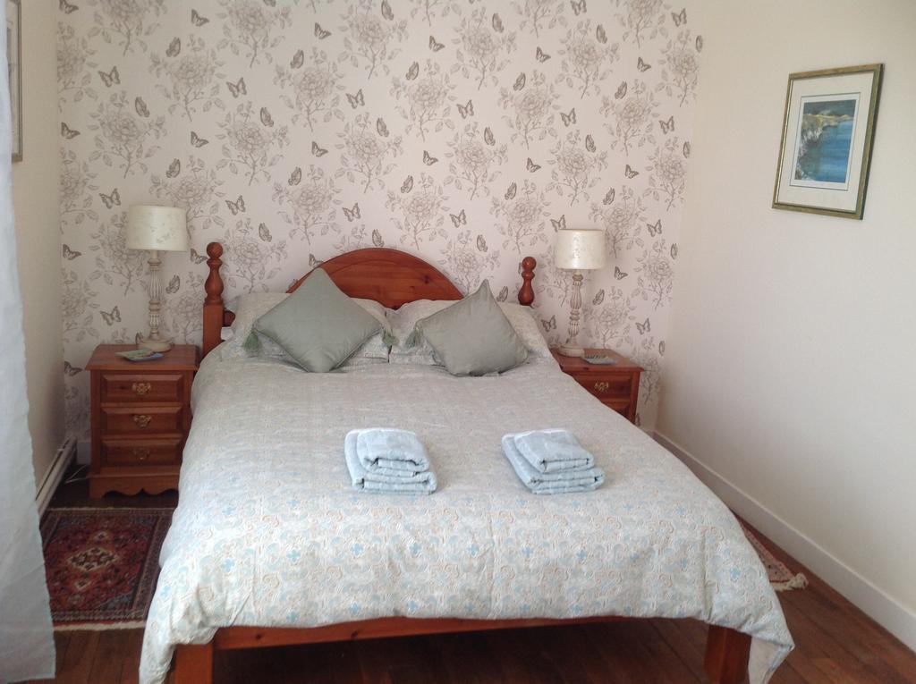 La Grange Terrou Guest House Saint-Germain-de-Confolens ภายนอก รูปภาพ