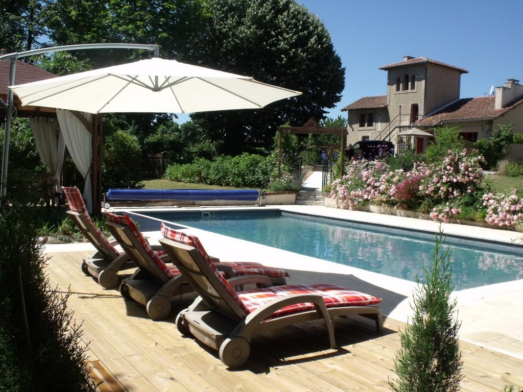 La Grange Terrou Guest House Saint-Germain-de-Confolens ภายนอก รูปภาพ