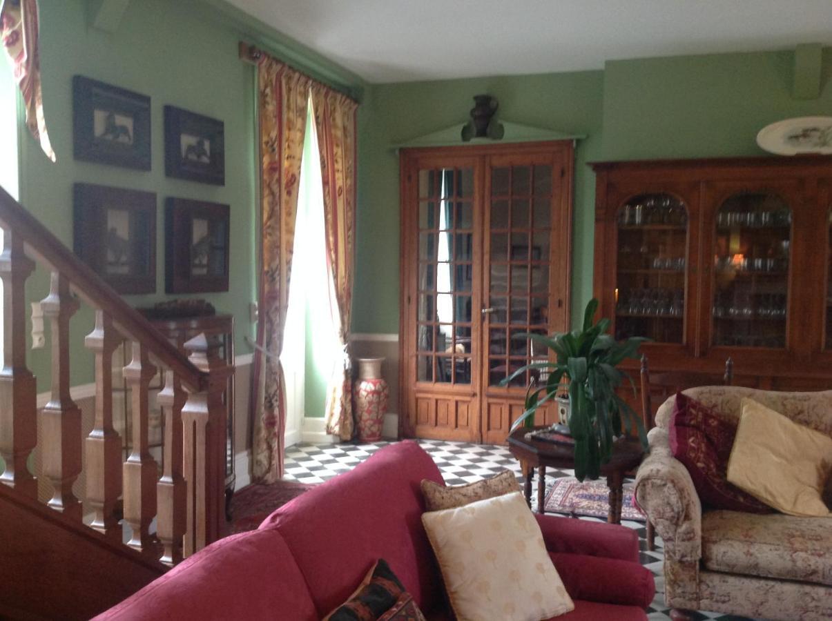 La Grange Terrou Guest House Saint-Germain-de-Confolens ภายนอก รูปภาพ